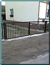 Klick für größere Ansicht Drehflügeltor